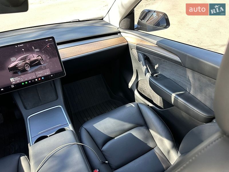 Внедорожник / Кроссовер Tesla Model Y 2024 в Виннице