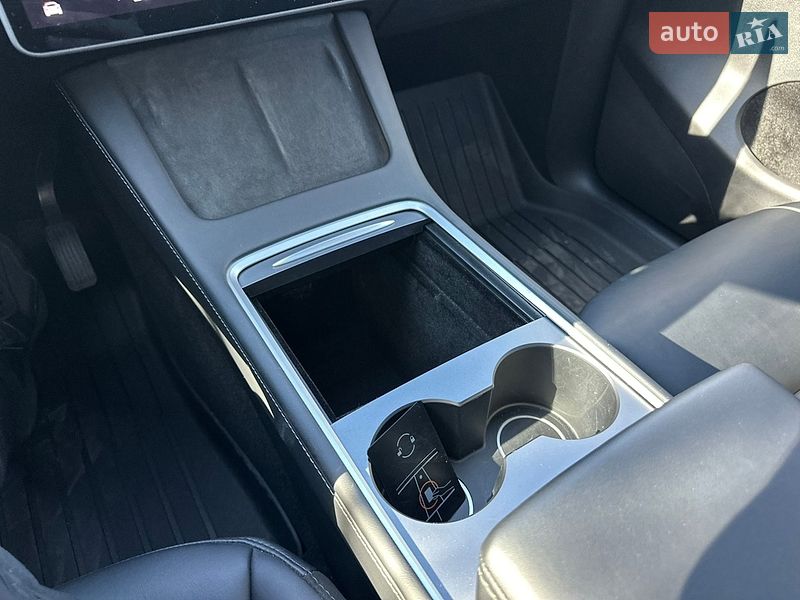 Внедорожник / Кроссовер Tesla Model Y 2024 в Виннице