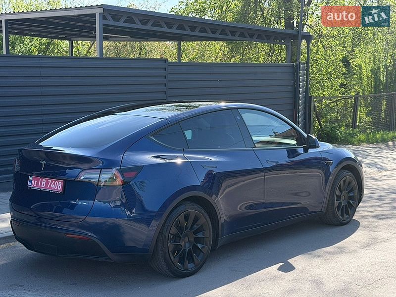 Внедорожник / Кроссовер Tesla Model Y 2023 в Владимире