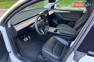 Внедорожник / Кроссовер Tesla Model Y 2024 в Киеве