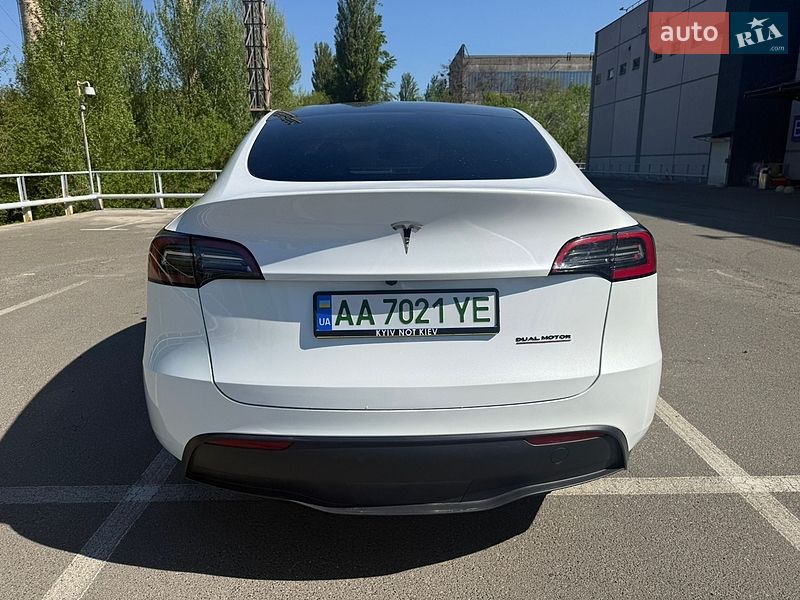 Внедорожник / Кроссовер Tesla Model Y 2023 в Киеве