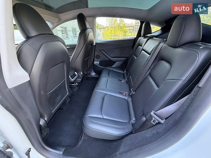 Внедорожник / Кроссовер Tesla Model Y 2023 в Киеве