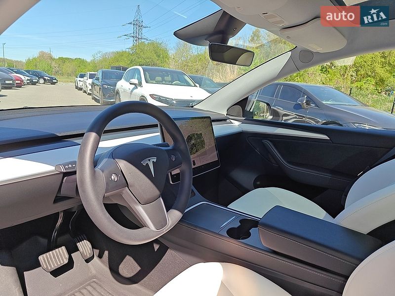 Внедорожник / Кроссовер Tesla Model Y 2024 в Львове