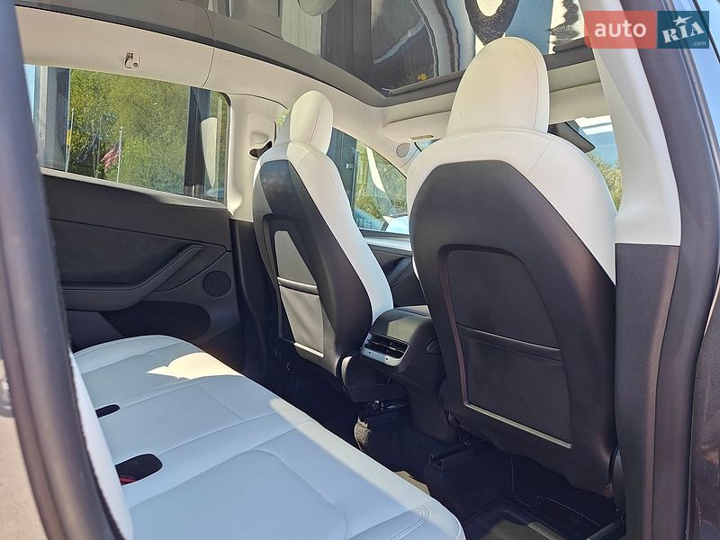 Внедорожник / Кроссовер Tesla Model Y 2024 в Львове