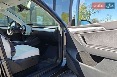 Внедорожник / Кроссовер Tesla Model Y 2024 в Львове
