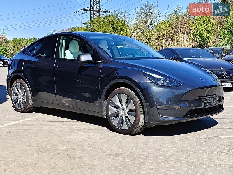 Внедорожник / Кроссовер Tesla Model Y 2024 в Львове
