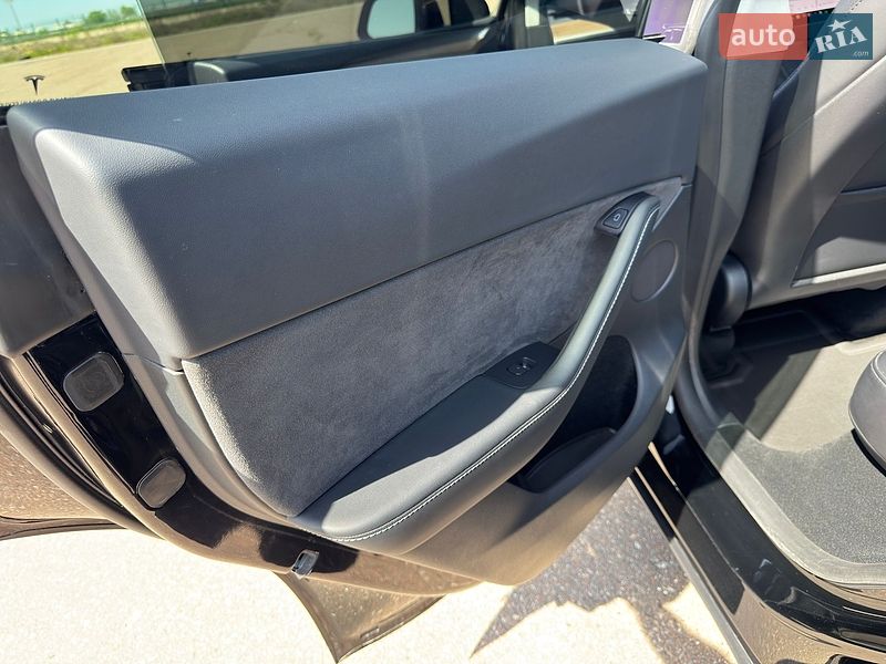Внедорожник / Кроссовер Tesla Model Y 2023 в Одессе