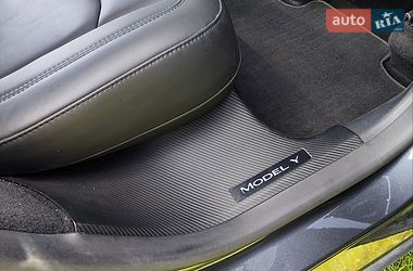 Внедорожник / Кроссовер Tesla Model Y 2024 в Львове