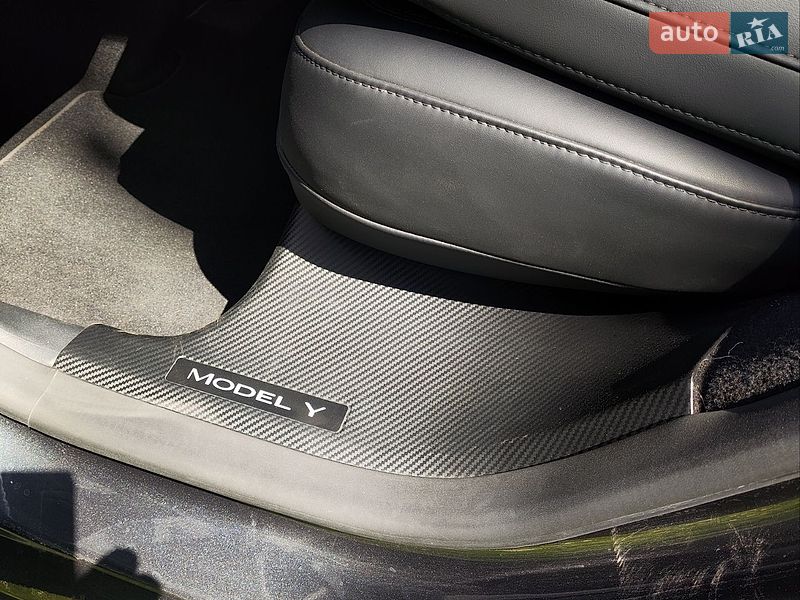 Внедорожник / Кроссовер Tesla Model Y 2024 в Львове