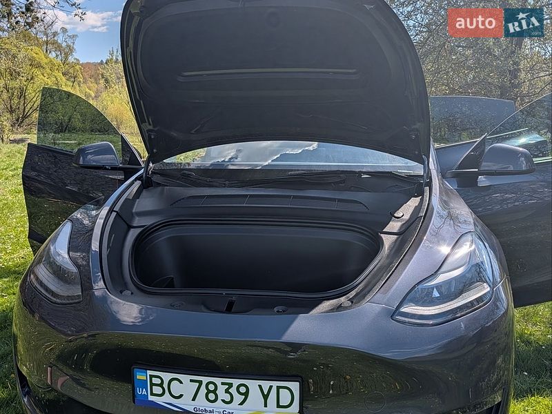 Внедорожник / Кроссовер Tesla Model Y 2024 в Львове