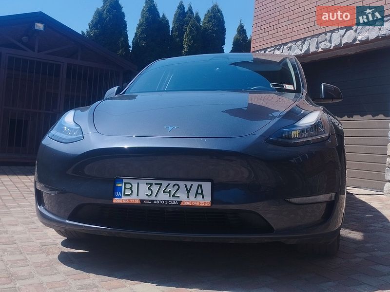 Внедорожник / Кроссовер Tesla Model Y 2023 в Полтаве