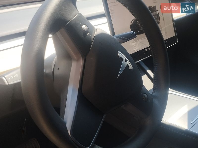 Внедорожник / Кроссовер Tesla Model Y 2023 в Полтаве