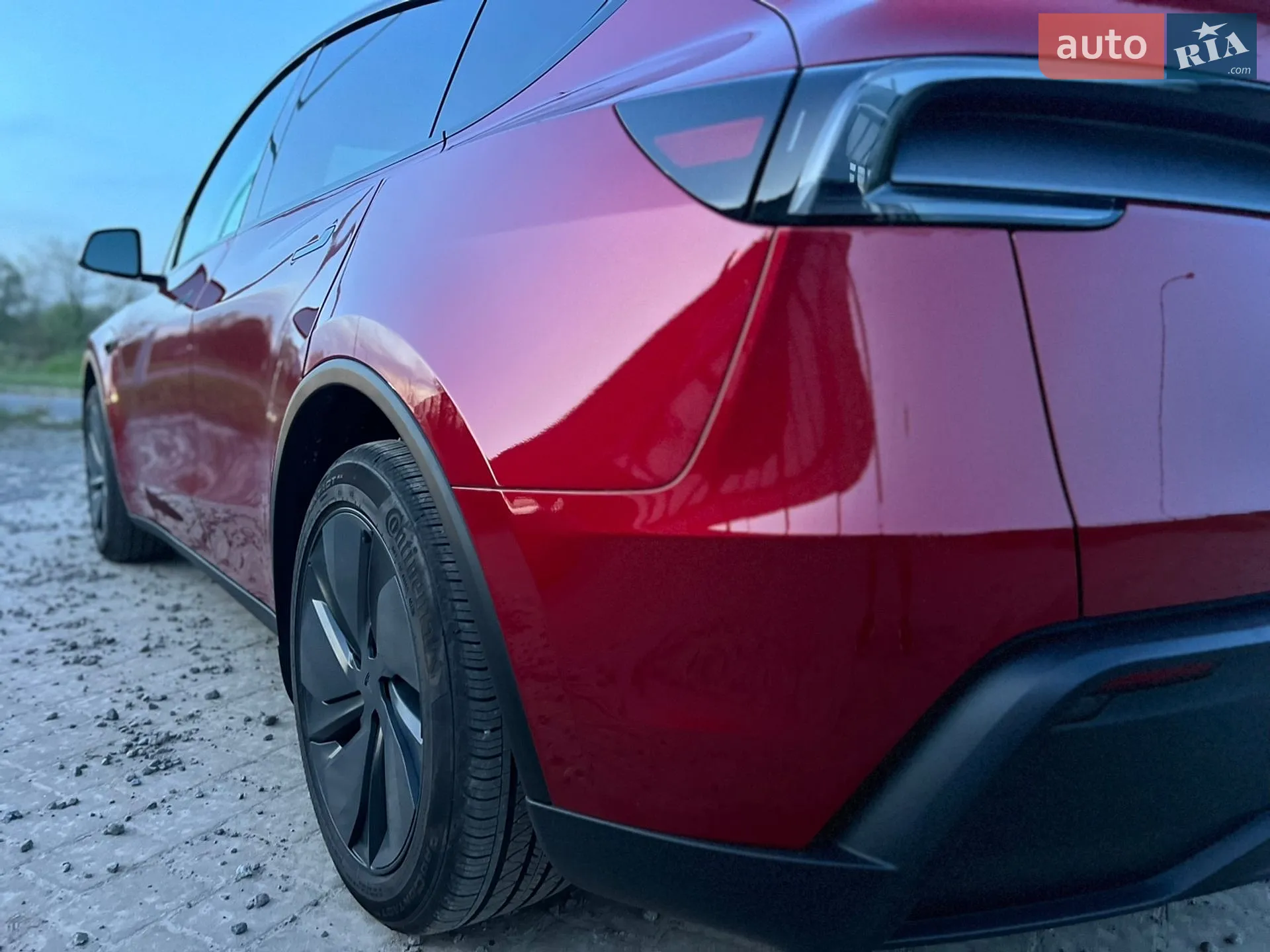 2025 Tesla Model Y - мініатюра 24