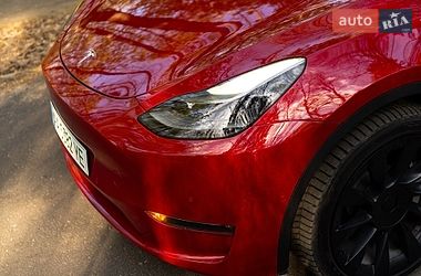 Внедорожник / Кроссовер Tesla Model Y 2021 в Киеве