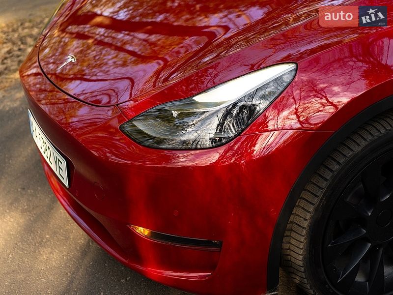 Внедорожник / Кроссовер Tesla Model Y 2021 в Киеве