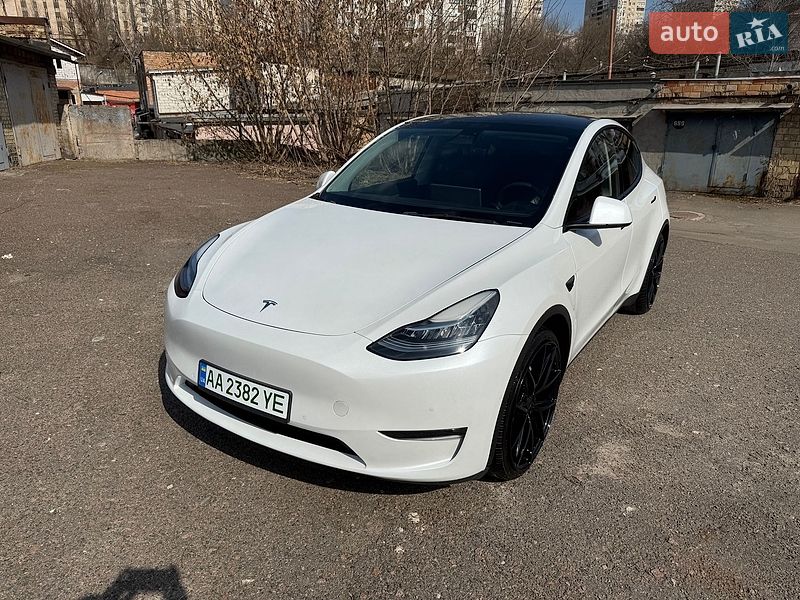 Внедорожник / Кроссовер Tesla Model Y 2021 в Киеве