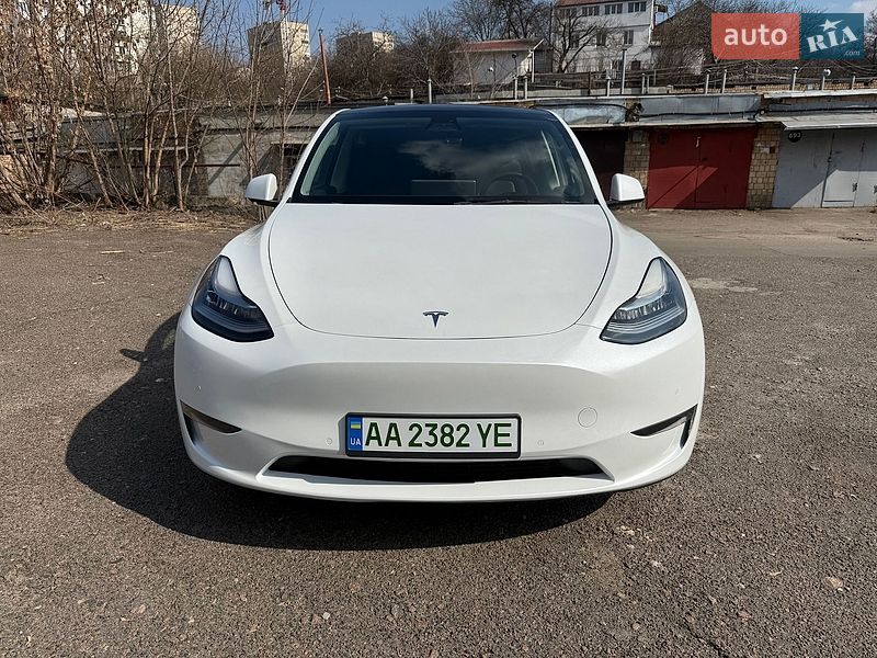 Внедорожник / Кроссовер Tesla Model Y 2021 в Киеве