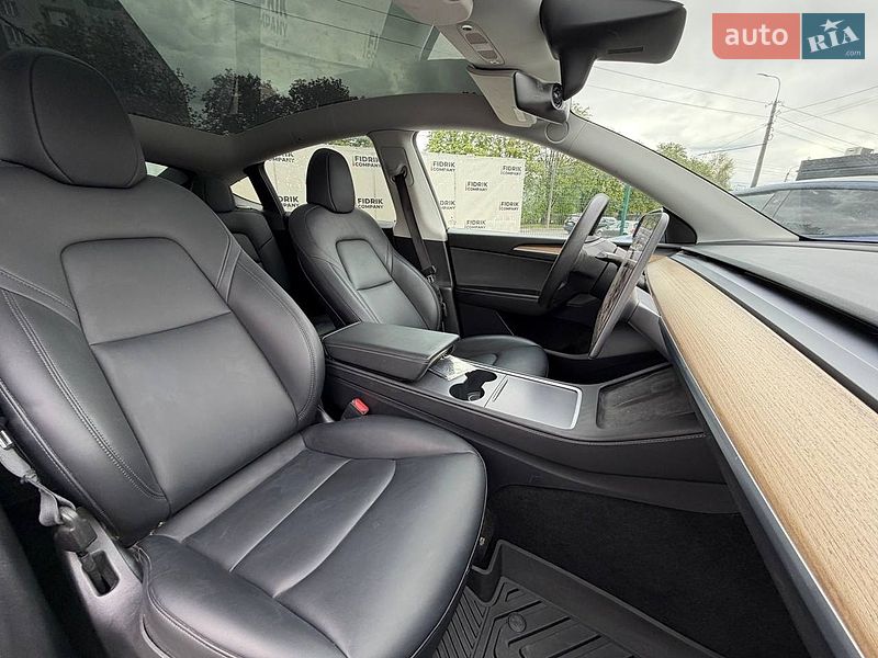 Внедорожник / Кроссовер Tesla Model Y 2022 в Луцке