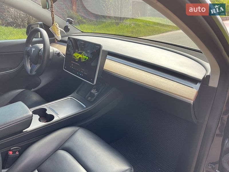 Внедорожник / Кроссовер Tesla Model Y 2022 в Запорожье
