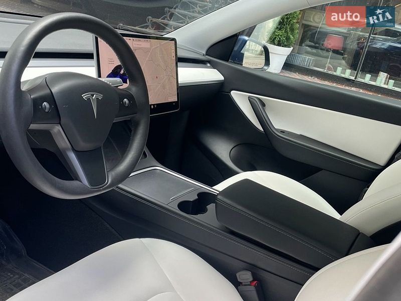Внедорожник / Кроссовер Tesla Model Y 2021 в Харькове