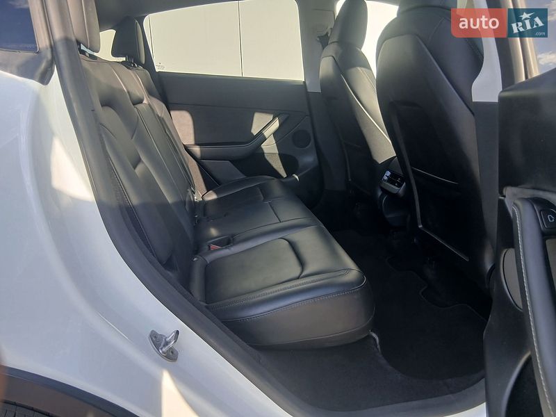 Внедорожник / Кроссовер Tesla Model Y 2023 в Калиновке