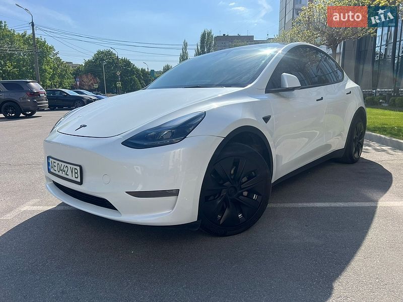 Позашляховик / Кросовер Tesla Model Y 2024 в Дніпрі
