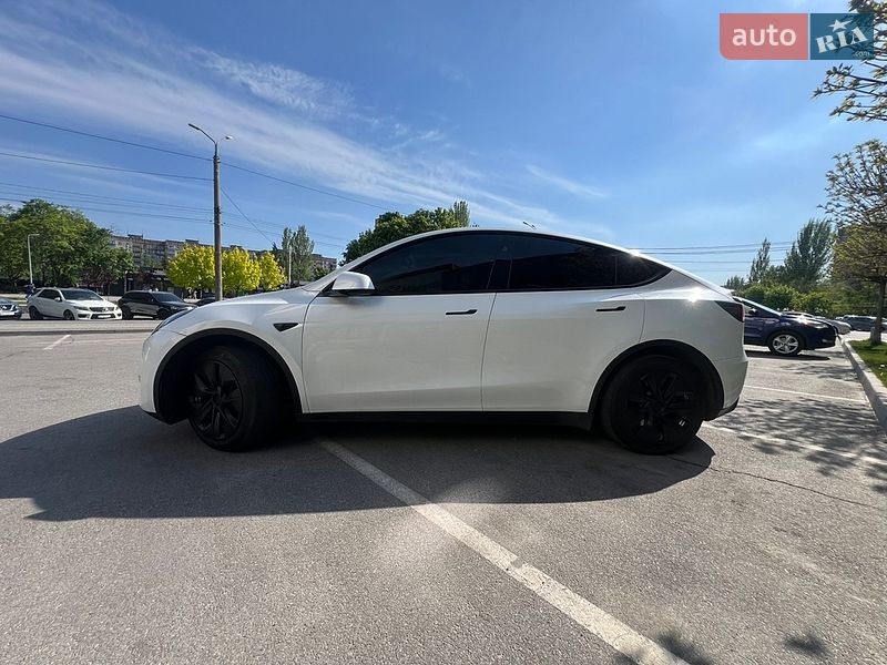 Позашляховик / Кросовер Tesla Model Y 2024 в Дніпрі