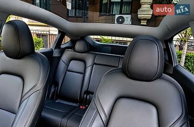 Внедорожник / Кроссовер Tesla Model Y 2024 в Киеве