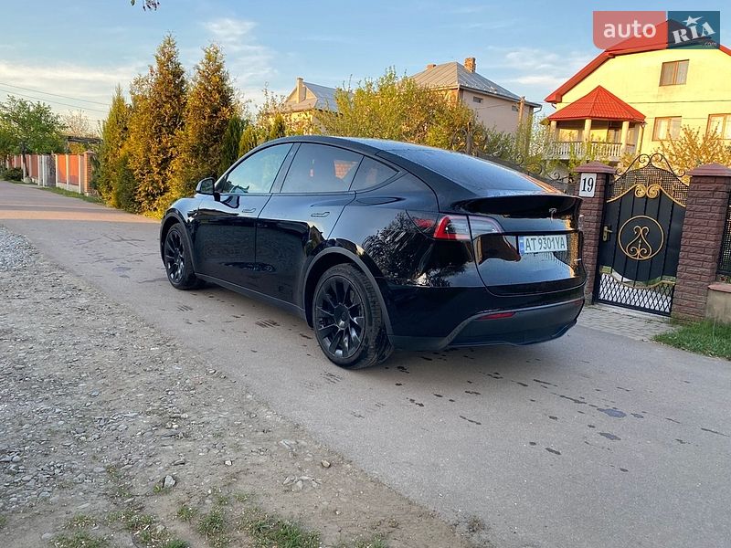 Позашляховик / Кросовер Tesla Model Y 2020 в Івано-Франківську