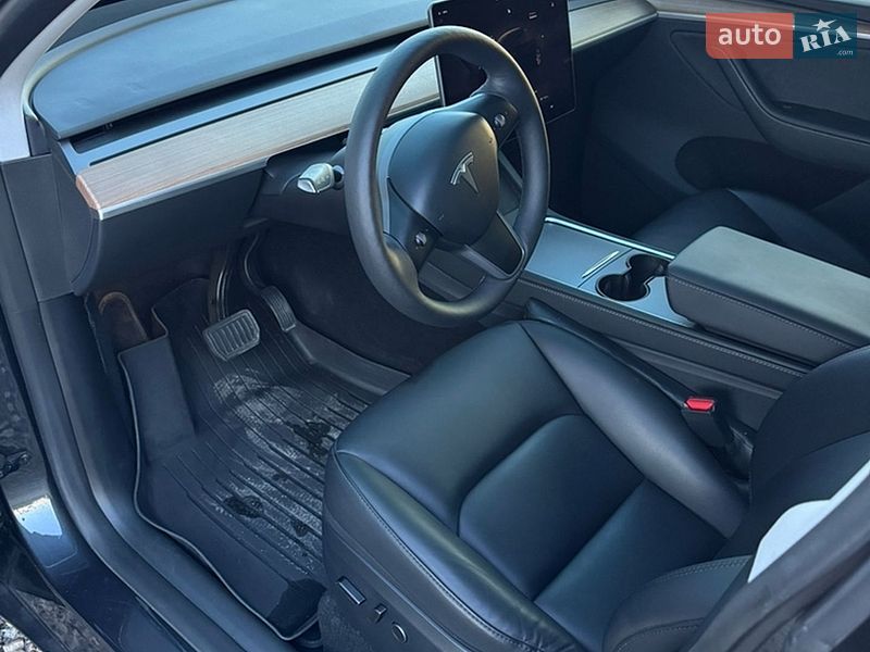 Внедорожник / Кроссовер Tesla Model Y 2024 в Самборе