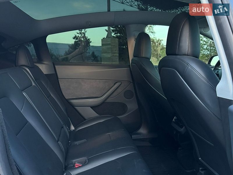 Внедорожник / Кроссовер Tesla Model Y 2024 в Самборе