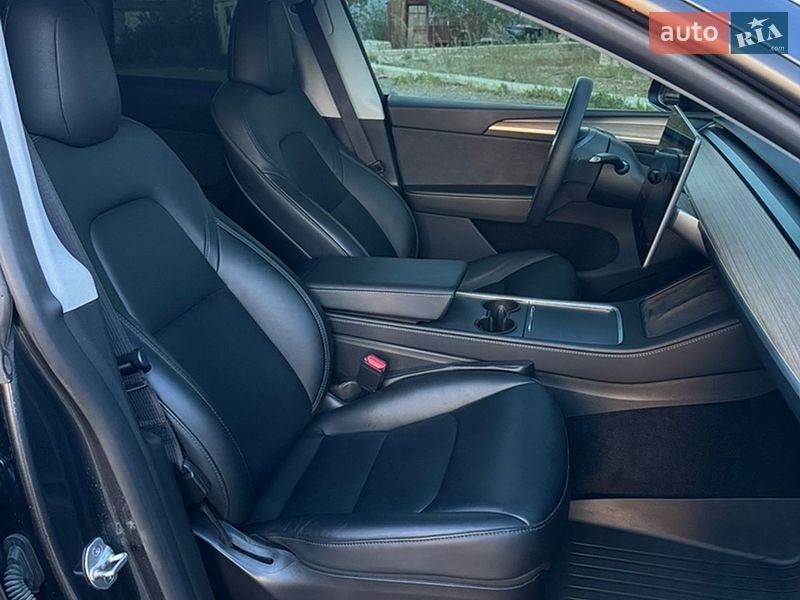 Внедорожник / Кроссовер Tesla Model Y 2024 в Самборе