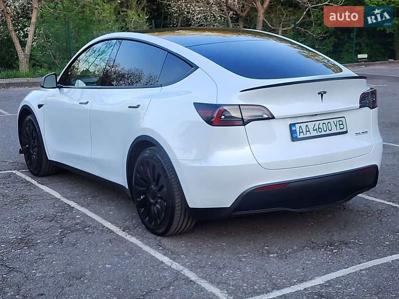 Внедорожник / Кроссовер Tesla Model Y 2022 в Киеве