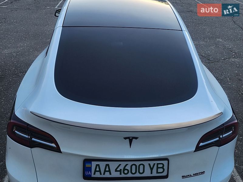 Внедорожник / Кроссовер Tesla Model Y 2022 в Киеве