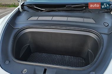 Внедорожник / Кроссовер Tesla Model Y 2022 в Киеве