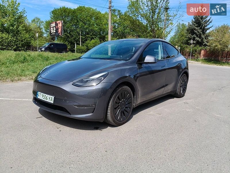 Tesla Model Y 2023