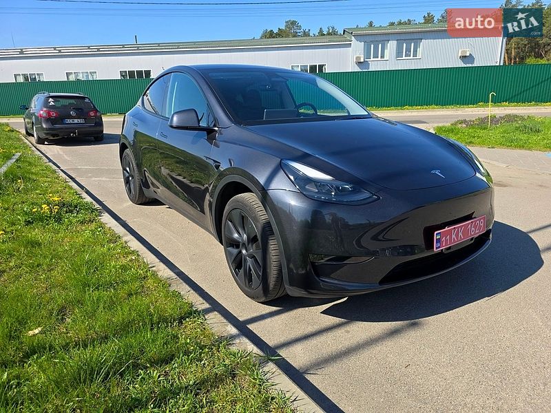 Внедорожник / Кроссовер Tesla Model Y 2024 в Броварах