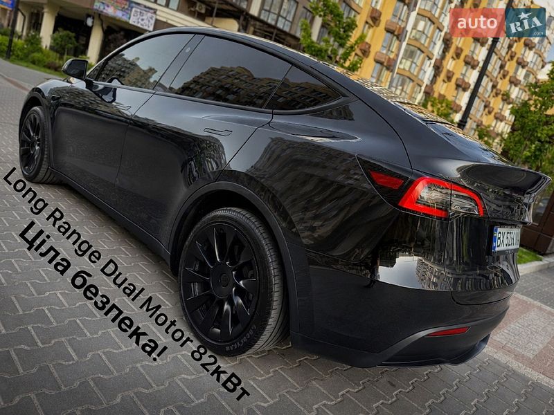 Tesla Model Y 2024