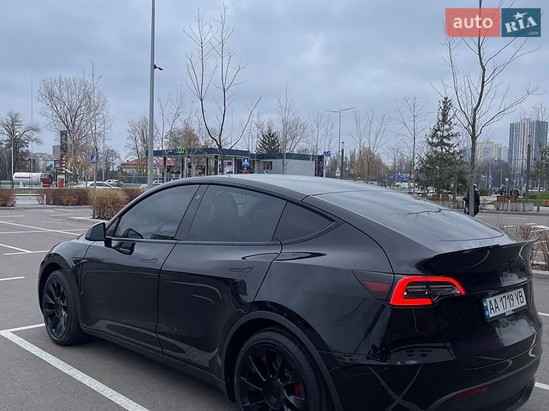 Внедорожник / Кроссовер Tesla Model Y 2021 в Киеве