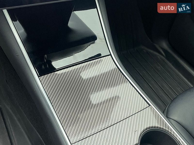 Внедорожник / Кроссовер Tesla Model Y 2021 в Киеве