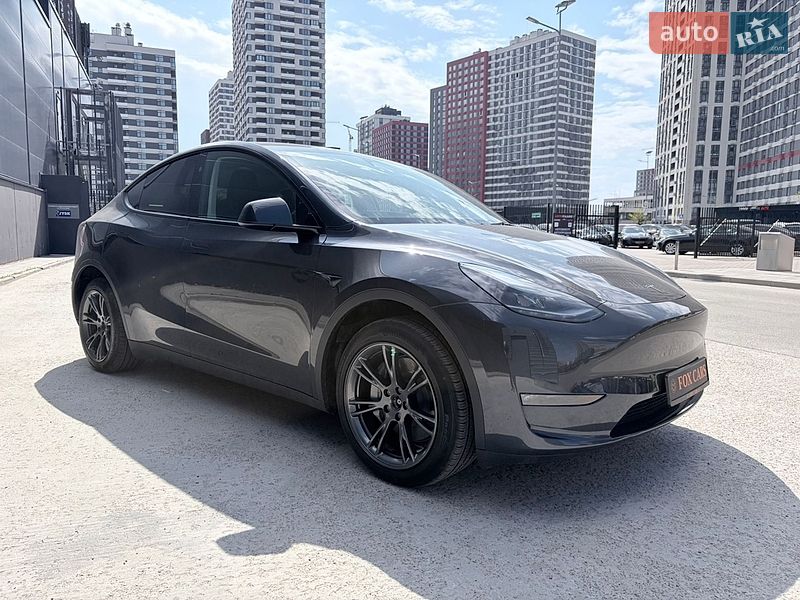 Внедорожник / Кроссовер Tesla Model Y 2024 в Киеве