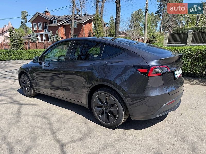 Позашляховик / Кросовер Tesla Model Y 2024 в Києві