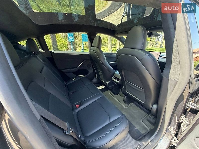 Позашляховик / Кросовер Tesla Model Y 2024 в Києві