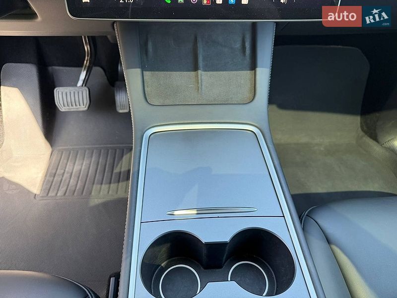 Позашляховик / Кросовер Tesla Model Y 2024 в Києві