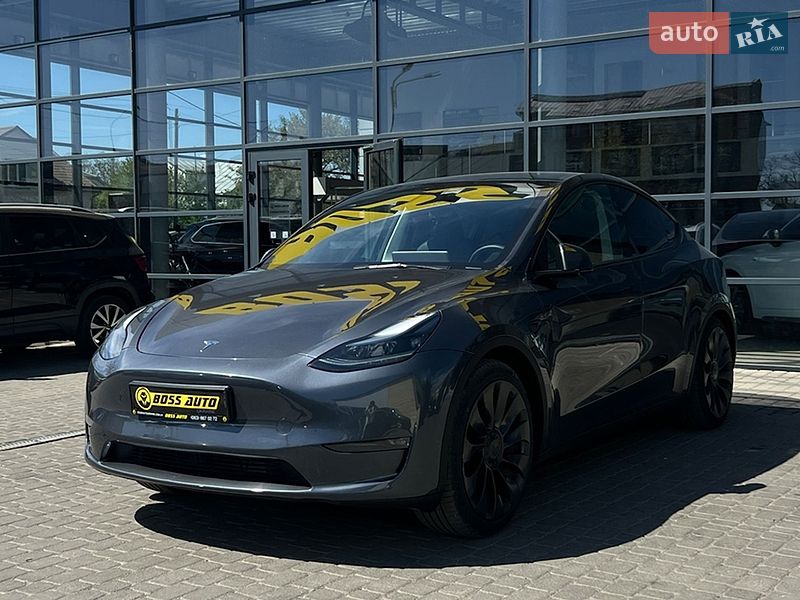 Позашляховик / Кросовер Tesla Model Y 2023 в Івано-Франківську