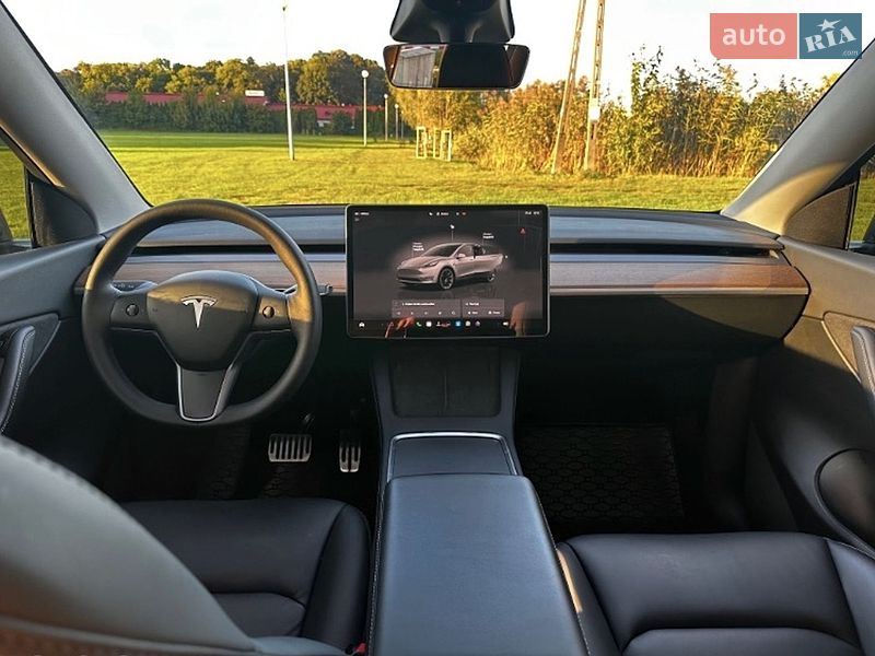 Внедорожник / Кроссовер Tesla Model Y 2021 в Львове