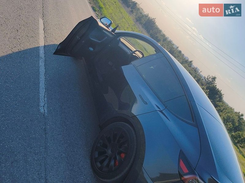 Позашляховик / Кросовер Tesla Model Y 2025 в Харкові