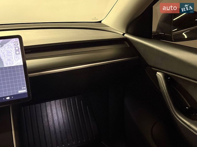 Позашляховик / Кросовер Tesla Model Y 2020 в Києві