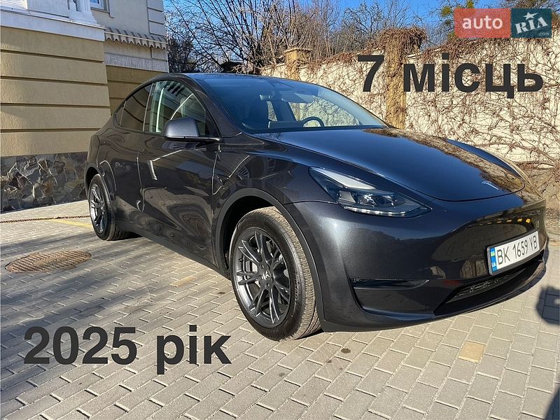 Позашляховик / Кросовер Tesla Model Y 2024 в Івано-Франківську