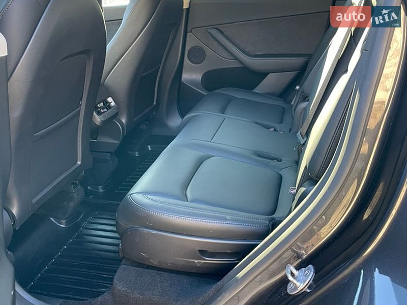 Позашляховик / Кросовер Tesla Model Y 2024 в Івано-Франківську